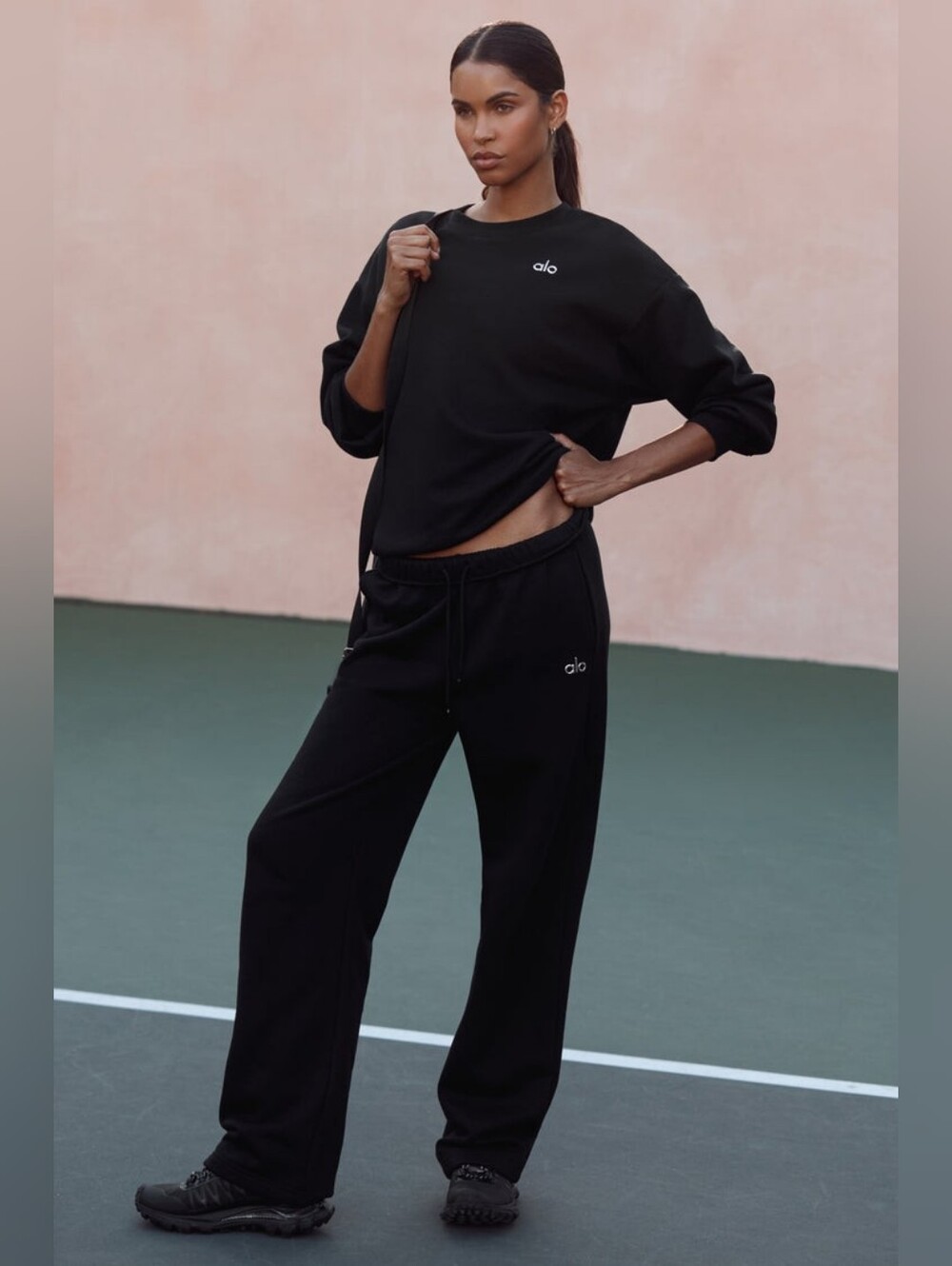 ALO Yoga Accolade Straight Leg Sweatpant NWT size large $138 Black